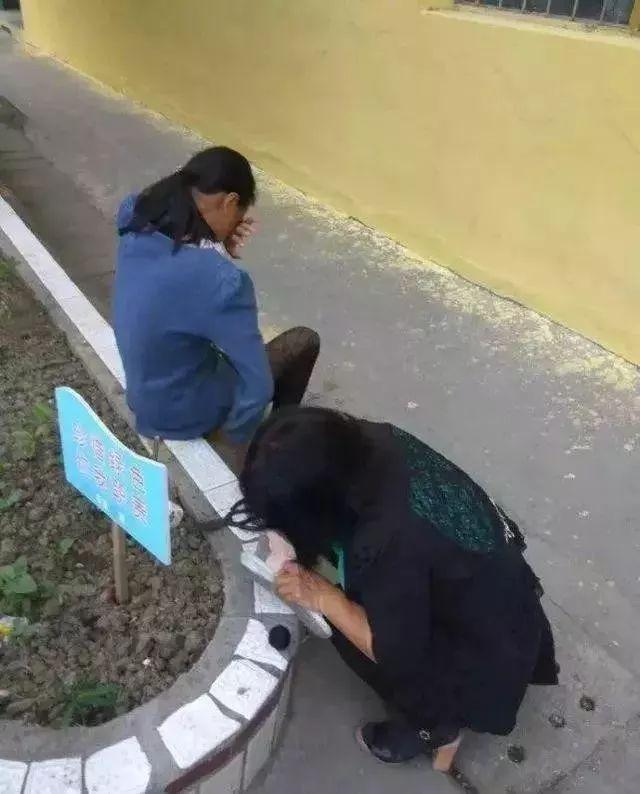 2017年刷曝朋友圈的十五大感人瞬間,不能看,真的會哭!